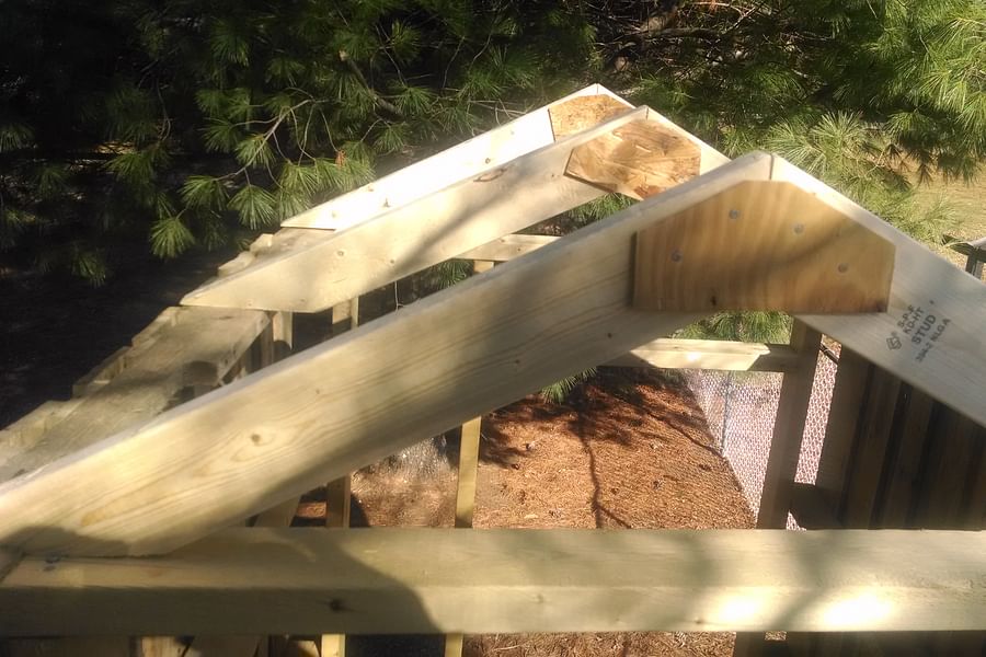 upcycled wooden pallet chicken coop